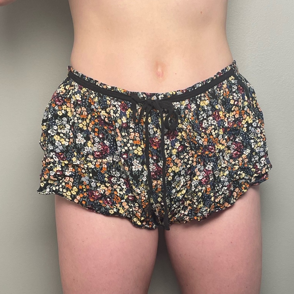 Forever21 Black colorful Floral Low-rise Flowy Drawstring Shorts | S, 2” Inseam